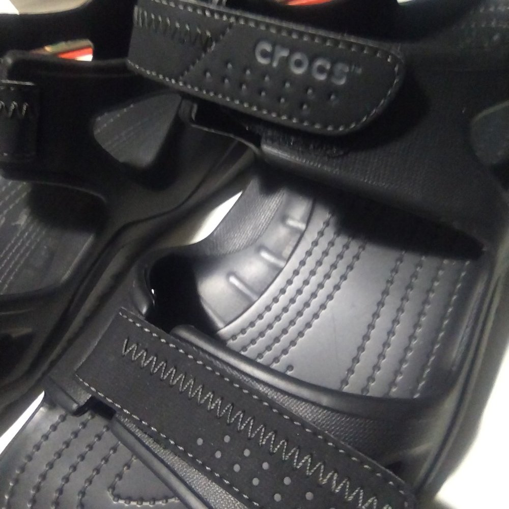 Crock Sandals - Picture 3 of 9